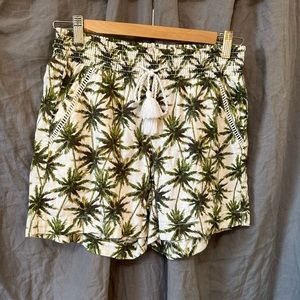 NWOT Briggs Linen/ Rayon Palm Print Shorts!